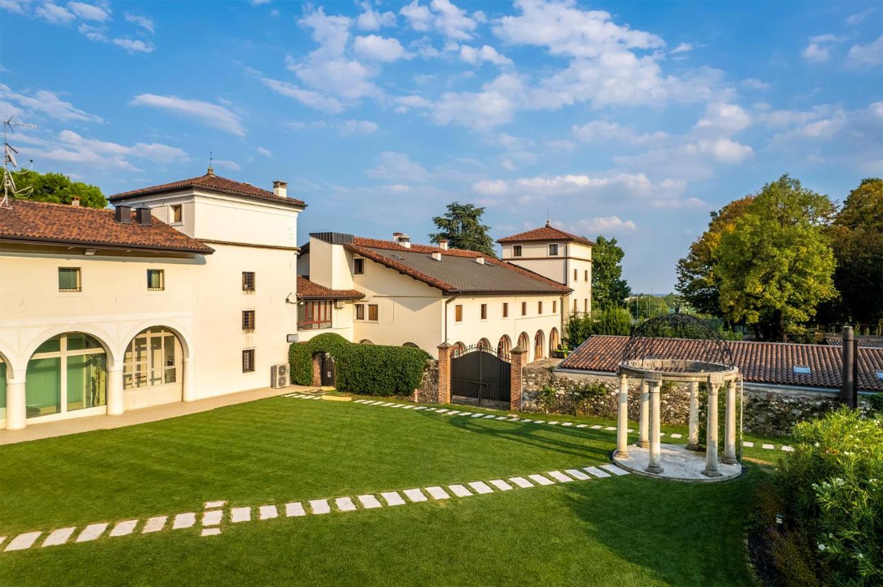 Hotel Villa I Pini Malo  Exterior foto