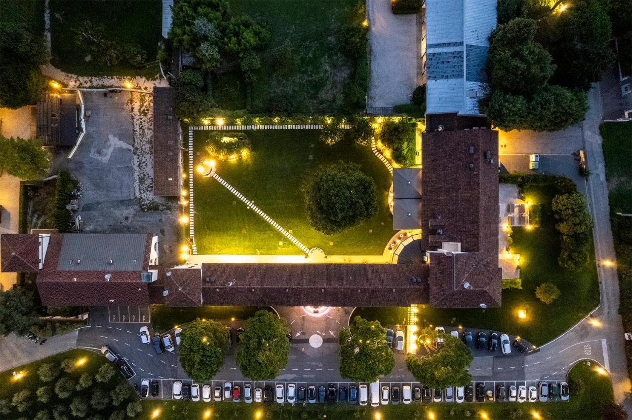 Hotel Villa I Pini Malo  Exterior foto